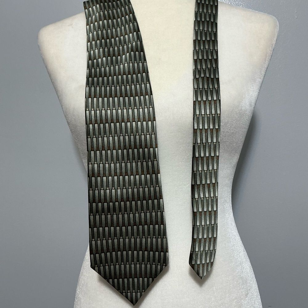 Barrington Elegant Gray Patterned Men's Tie
